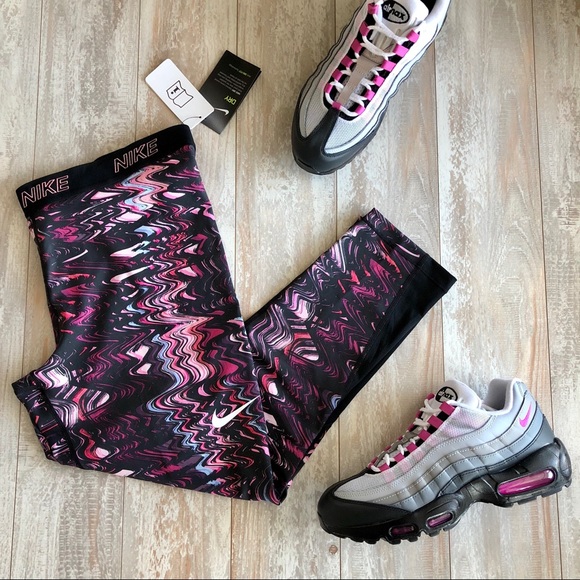 Nike Pants - NWT Nike dry fit crop power print pants
